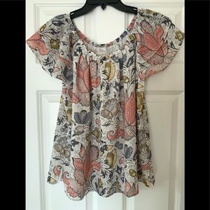 Womans Print scoop neck top